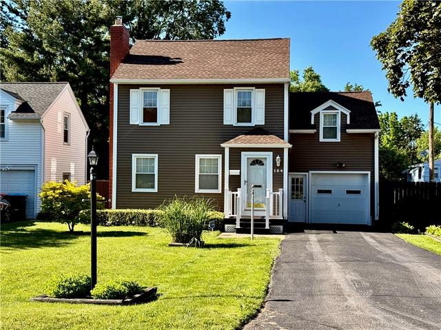 124 Gilbert Dr, Irondequoit, NY 14609