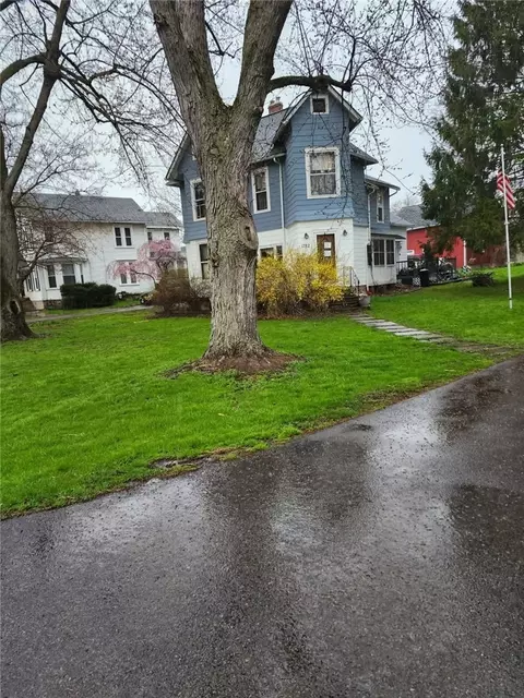 1782 Maple Ave, Palmyra, NY 14522