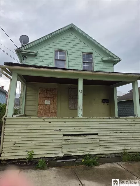 47 Ruggles St, Dunkirk, NY 14048