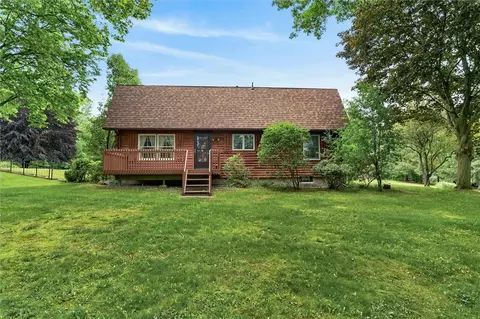 2203 Whitney Rd E, Perinton, NY 14450