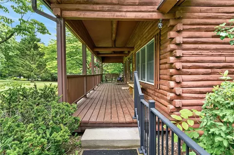 2203 Whitney Rd E, Perinton, NY 14450
