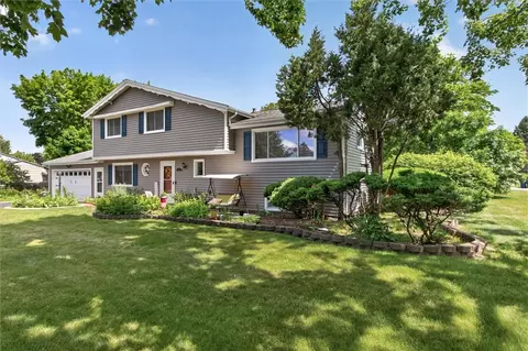 2 Bryn Mawr Rd, Gates, NY 14624