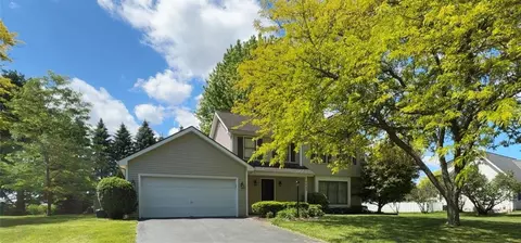 1427 Fieldcrest Dr, Webster, NY 14580