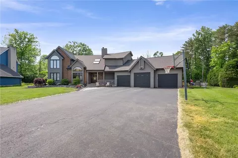 25 Country Wood Lndg, Greece, NY 14626