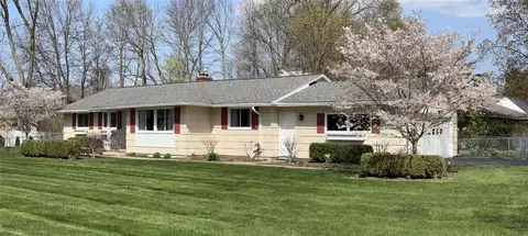 113 Timberline Dr, Penfield, NY 14526