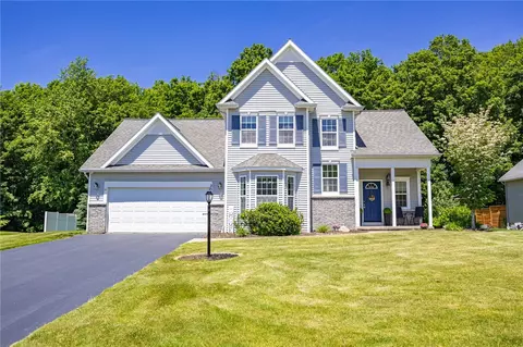 230 Woodsview Dr, Webster, NY 14580