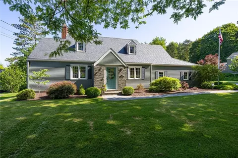 462 Seneca Park Ave, Irondequoit, NY 14617
