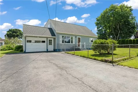 104 Rahway Rd, Gates, NY 14606