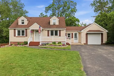 27 Pleasant View Dr, Chili, NY 14514