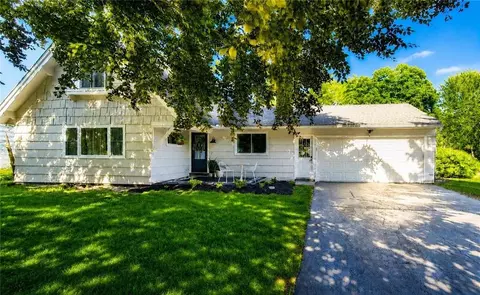 15 Bellmawr Dr, Chili, NY 14624