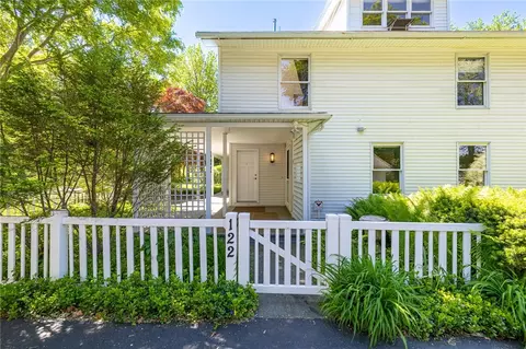 122 S Main St, Pittsford, NY 14534