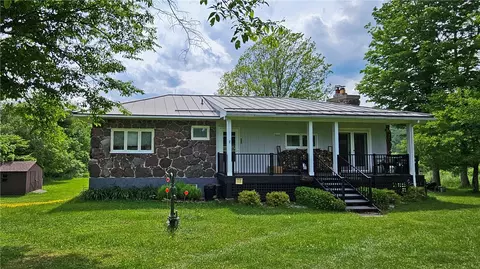 435 Squire Hill Rd, Roxbury, NY 12474