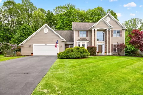 745 Hailey Dr, Webster, NY 14580