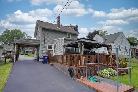 Exterior - 178 Kiniry Dr, Irondequoit, NY 14609 photo 5 of 11