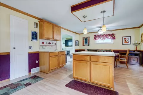 Kitchen - 178 Kiniry Dr, Irondequoit, NY 14609 photo 5 of 5