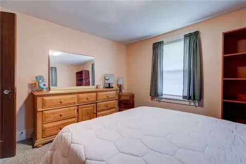 Bedroom - 178 Kiniry Dr, Irondequoit, NY 14609 photo 6 of 7