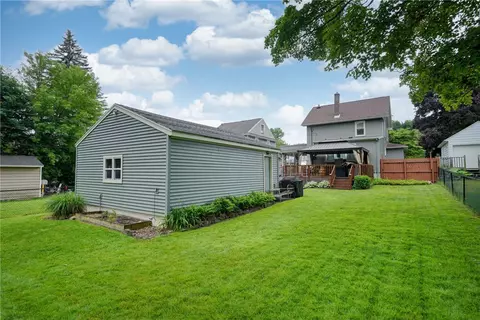 Exterior - 178 Kiniry Dr, Irondequoit, NY 14609 photo 8 of 11