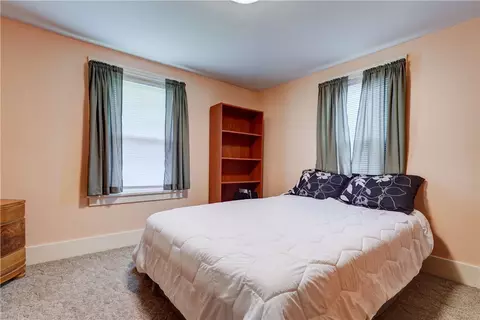 Bedroom - 178 Kiniry Dr, Irondequoit, NY 14609 photo 4 of 7
