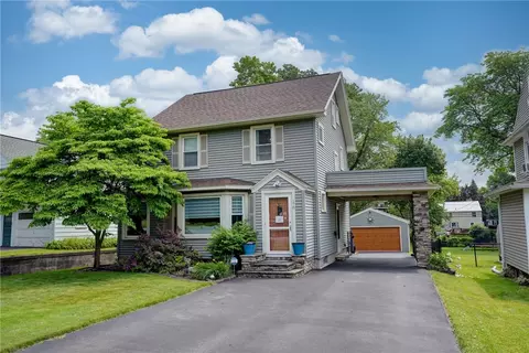 178 Kiniry Dr, Irondequoit, NY 14609