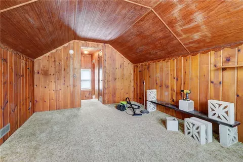 Bedroom - 178 Kiniry Dr, Irondequoit, NY 14609 photo 7 of 7