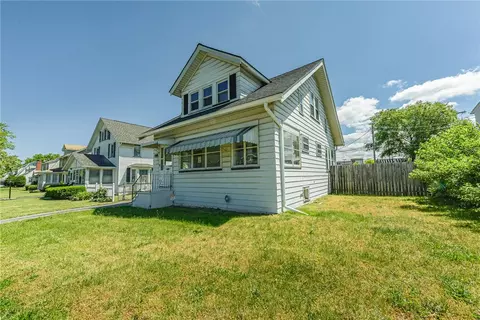 Exterior - 32 Walzer Rd, Irondequoit, NY 14622 photo 2 of 5