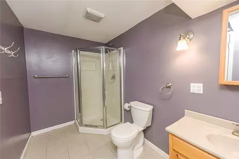 Bath - 32 Walzer Rd, Irondequoit, NY 14622 photo 4 of 4
