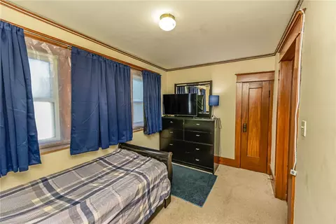 Bedroom - 32 Walzer Rd, Irondequoit, NY 14622 photo 3 of 4