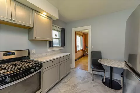Kitchen - 32 Walzer Rd, Irondequoit, NY 14622 photo 5 of 6
