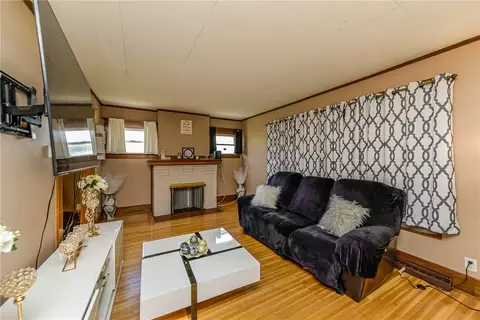 Living - 32 Walzer Rd, Irondequoit, NY 14622 photo 3 of 4