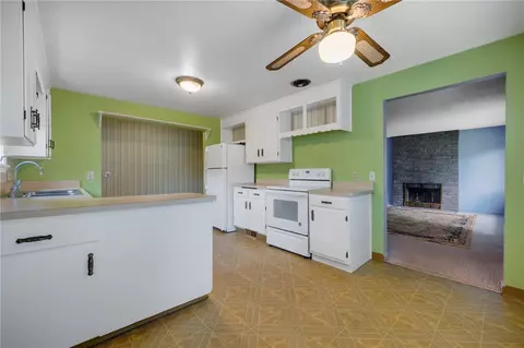 Kitchen - 25 Wyncote Ave, Irondequoit, NY 14609 photo 2 of 5
