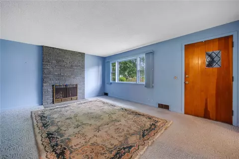 Living - 25 Wyncote Ave, Irondequoit, NY 14609 photo 1 of 3