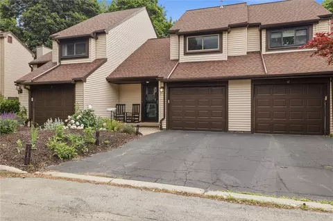 39 Menlo Pl, Rochester, NY 14620