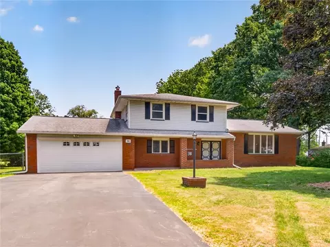38 Mascot Dr, Greece, NY 14626