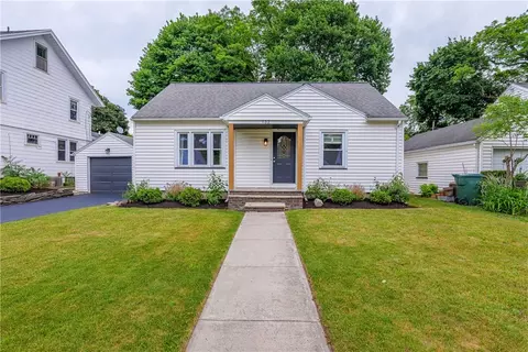 132 Presque St, Rochester, NY 14609