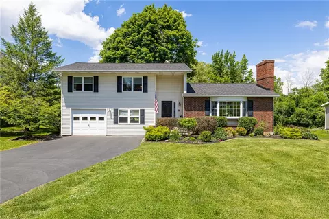 5160 Laura Ln, Canandaigua, NY 14424