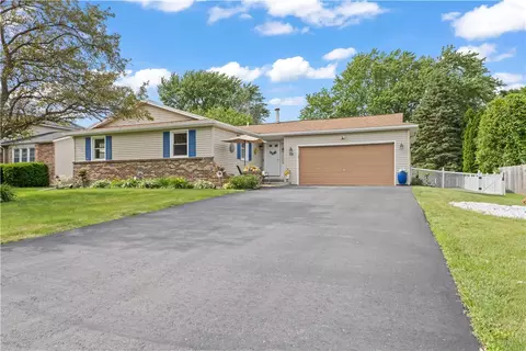 59 Long Wood Dr, Greece, NY 14612