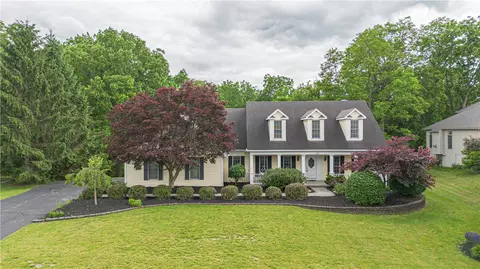 117 Neuchatel Ln, Perinton, NY 14450