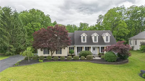 117 Neuchatel Ln, Perinton, NY 14450