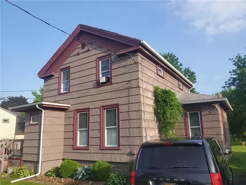 32 Geddes St, Murray, NY 14470