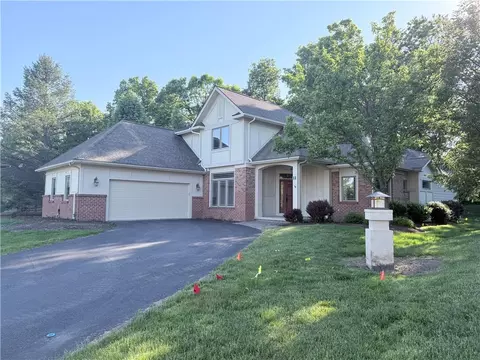 11 Harrington Dr, Perinton, NY 14450