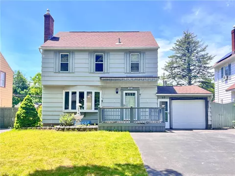 53 Woodman Park, Rochester, NY 14609
