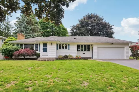 69 Plaza Dr, Irondequoit, NY 14617