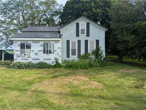 12252 Porter Rd, Ridgeway, NY 14103