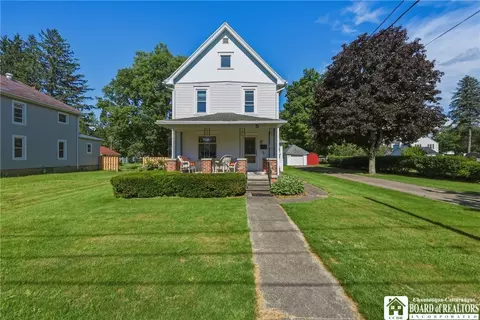 5 Cherry St, Franklinville, NY 14737