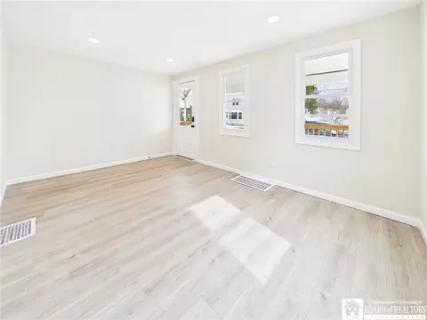 Living - 413 4th Ave, Olean, NY 14760 photo 2 of 4