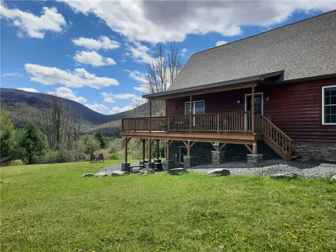 Exterior - 295 Tumbleweed Ranch Rd, Lexington, NY 12452 photo 2 of 15