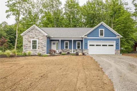 7078 Ontario Center Rd, Ontario, NY 14519