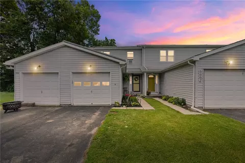 5664 Running Brook Rd, Farmington, NY 14425