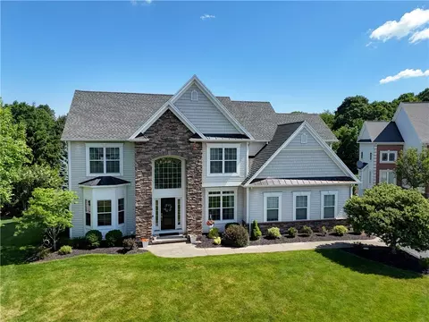 40 Watersong Trl, Webster, NY 14580