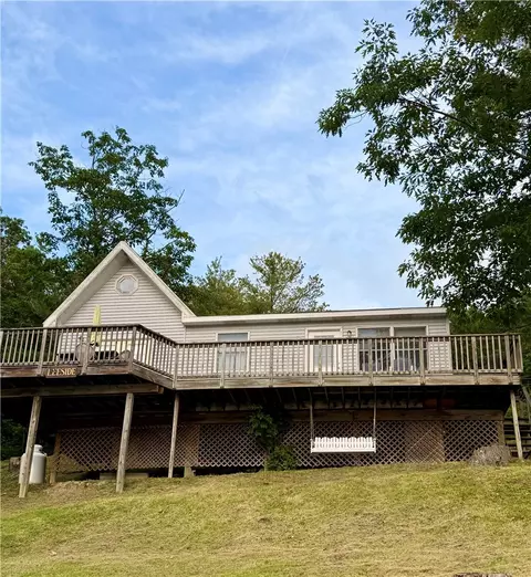 10980-10989 E Lake Rd, Urbana, NY 14840